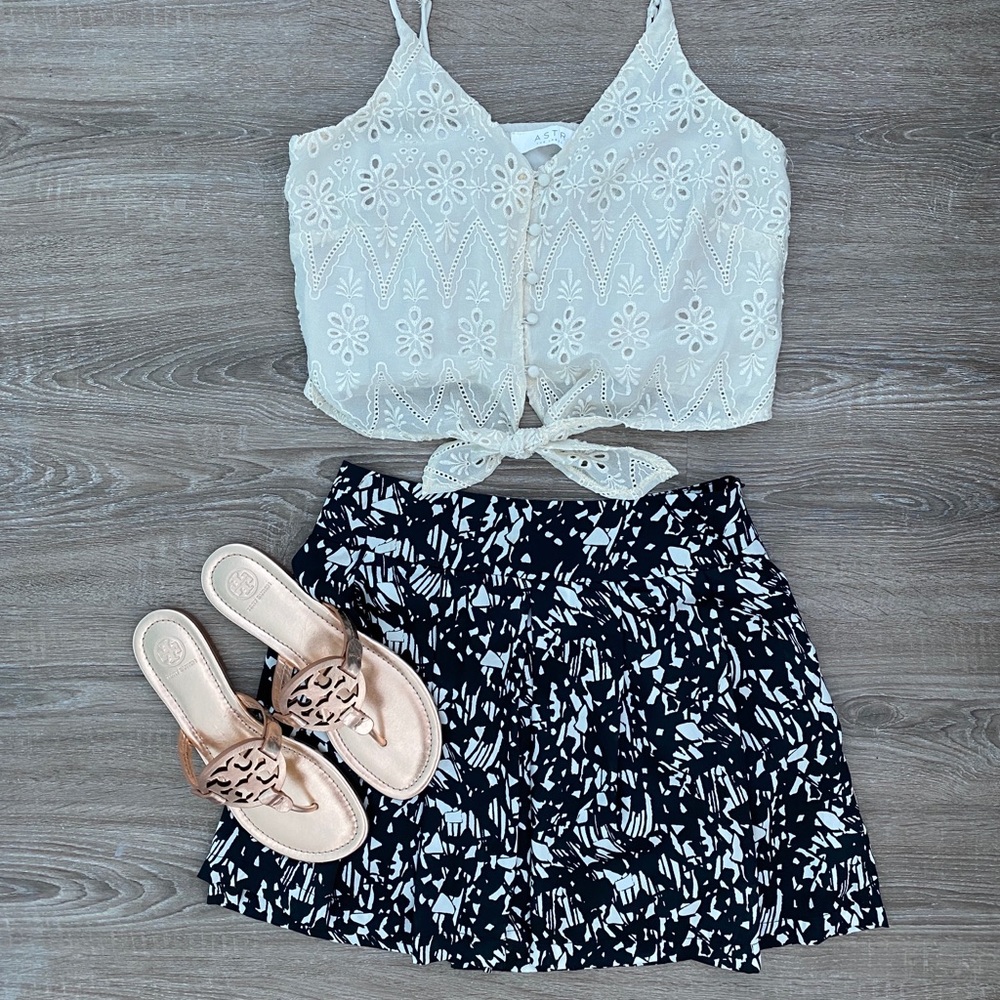 ❤️ Forever 21 Floral Mini Skirt NWOT